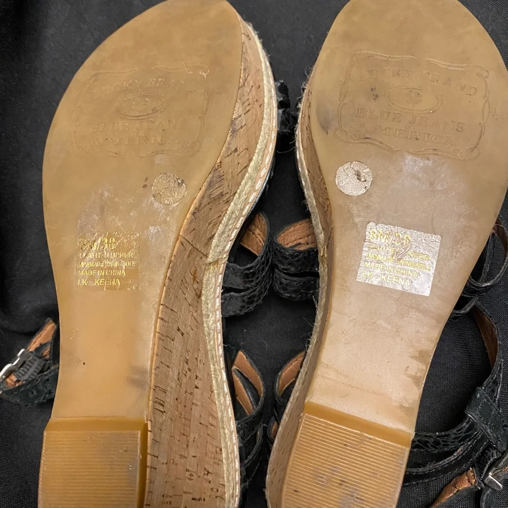 Lucky Brand-Black Strap, High Wedge-Size:8M‎